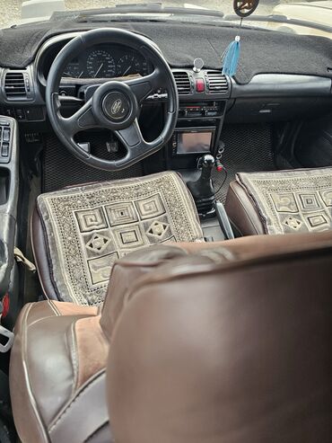 срочно в связи с переездом: Mazda 323: 1992 г., 1.6 л, Механика, Бензин, Хетчбек