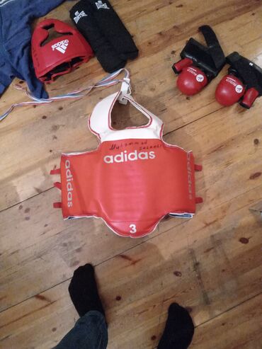 İdman formaları: Uşaq üçün döyüş/idman komplekti – 7-8 yaşa uyğun Dəst tərkibi: - — 2