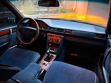 Продажа авто: Mercedes-Benz W124: 1993 г., 2.2 л, Механика, Бензин, Седан — 4