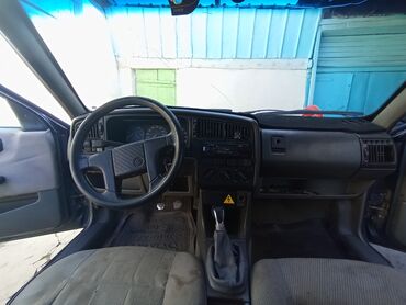 куплю сидение на спринтер: Volkswagen Passat: 1988 г., 1.8 л, Механика, Бензин, Седан