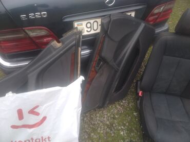 Avtomobil salonu üçün digər detallar: Mercedes-Benz E-seriyası (W210) — 14