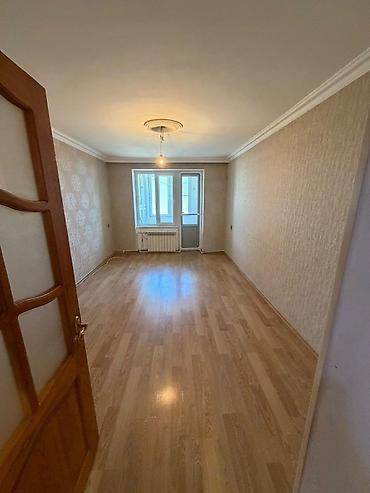 razin: 📍 Bakixanov qəsəbəsi, Razin stansiyasına yaxın 🔹 Sahə: 76 m² 🔹 Otaq — 7