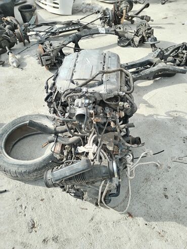 Двигатели, моторы и ГБЦ: Бензиновый мотор Honda 2005 г., 3 л — 6