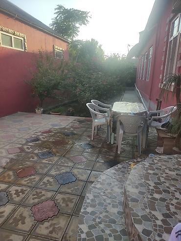 a farm evler: Taxta döşəməli geniş yataq otağı icarəyə/istifadəyə təqdim olunur. ev — 4