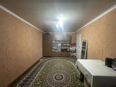 срочно продаётся 1 комнатная квартира в районе ошского рынка по улице кенсуйская: 1 бөлмө, 16 кв. м, Жатакана жана мейманкана түрүндө, 5 кабат, Косметикалык ремонт