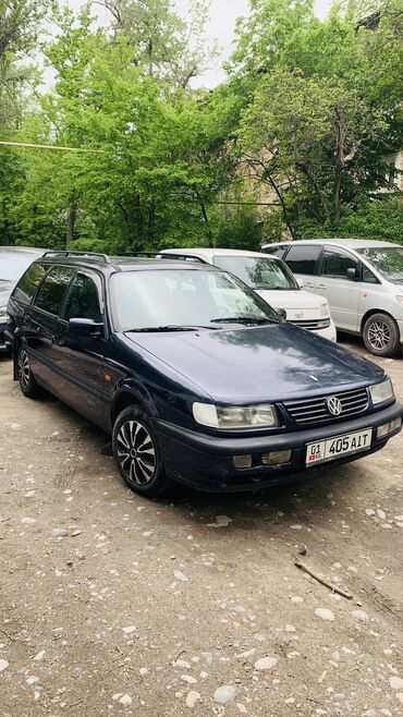 Транспорт: Volkswagen Passat: 1993 г., 1.8 л, Механика, Бензин, Универсал