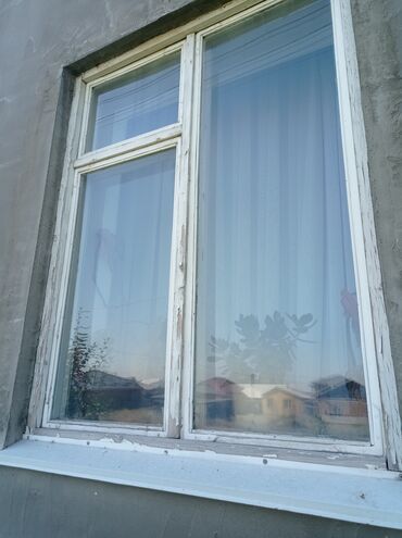 продаю окна двери: Деревянное окно, цвет - Белый, Б/у, 145 *111, Самовывоз