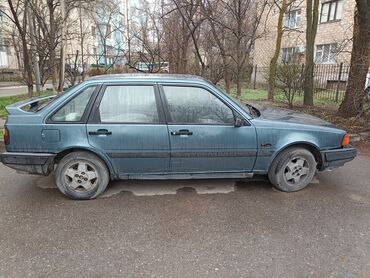 Volvo: Volvo 440: 1989 г., 1.8 л, Механика, Бензин, Седан