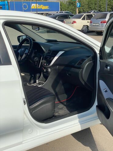 Hyundai: Hyundai Solaris: 2013 г., 1.6 л, Автомат, Бензин, Седан — 8