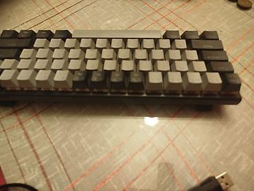 lil uredjaj: Mala E-YOOSO Z11 tastatura.
Ispravna — 8
