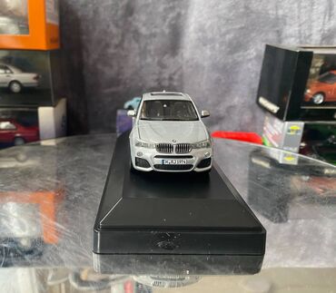 Avtomobil modelləri: Коллекционная модель BMW X4 series F26 Melbourne Silver 2015 Dealer — 12