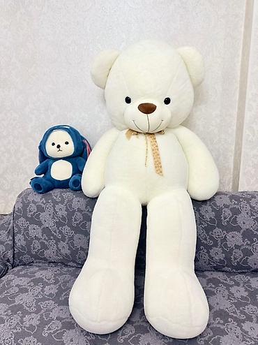плюшевые мишки оптом: Продаю двух белых плюшевых мишек 🧸 ✅ Большой мишка — 180 см. ✅ — 6