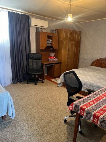 Həyət evləri və villaların satışı: 3 otaq həyət evi. Qaraj və həyəti var. Qaraja 2 maşın yerləşir — 9