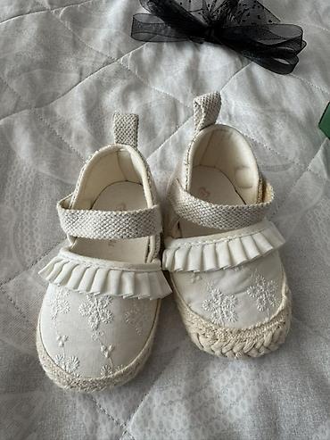 LC Waikiki qız uşağı üçün beşik/ilk addım ayaqqabısı - Ölçü: 19