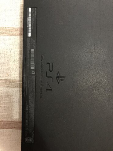 диск на сони плейстейшен 4: Игровая Play Station 4 на 400гб в компактном черном корпусе