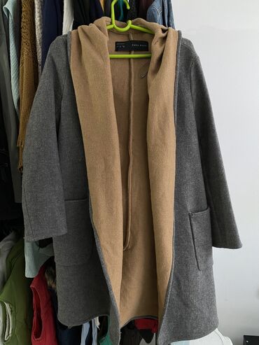 kaput cena: Sivi kaput - kardigan. U ponudi imam još dosta garderobe. Zbog