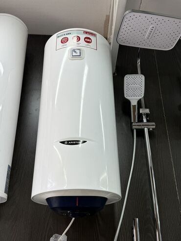Унитазы: Водонагреватель Ariston Накопительный