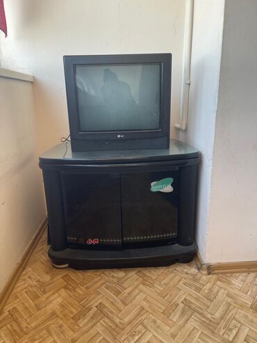 Телевизоры: Продам телевизор и тумбу под телевизор б/у в хорошем состоянии