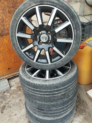 təkər 16 c: 4 bolt 16 lıq diskdi kraskasi səliqlidi təkərlər orta vəziyyətdədi