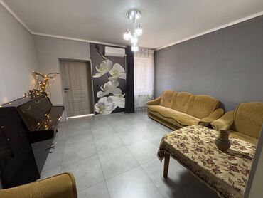 срочно продаю дом с магазином: 5 и более комнат, 96 м², Индивидуалка, 1 этаж, Косметический ремонт