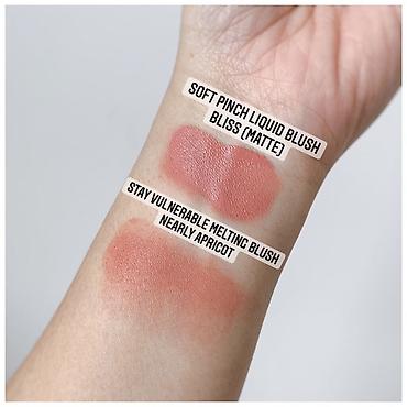 щеки: Rare Beauty Soft Pinch Liquid Blush (оттенок Bliss, матовый) - Жидкие — 4