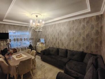 bərdədə satılan evlər: Bakı, Qaraçuxur qəs., 2 otaqlı, Köhnə tikili, m. Xalqlar Dostluğu, 52 kv. m