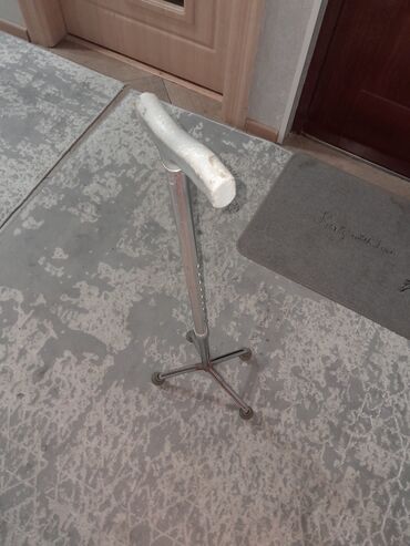mebel ayaqlari: 3 Ayaq Əsa Yaxsi Veziyyetdedir Eziyi problemi yoxdur