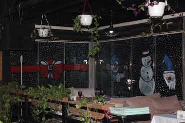 Bayram bəzəkləri: Şüşə vitrinlər üçün Yeni il və qış mövzusunda dekorativ rəsmlər — 8