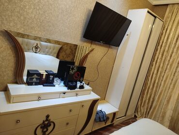 Ev üçün digər mebel: Təknəfərlik çarpayı, Komod, İşlənmiş
