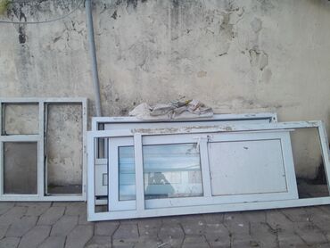 Жидкие обои: Fərqli ölçülərdə metal-plastik pəncərə və qapı çərçivələri. Ağ rəngli