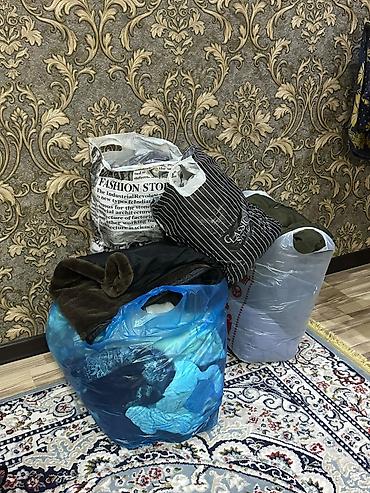 отдам даром одежды: Отдам даром мужские женские и детские вещи, желательно где есть — 1