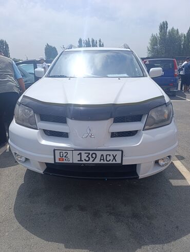 грузовые шины бу: Mitsubishi Мини-тракторлор Outlander: 2004 г., 2.4 л, Автомат, Бензин, Кроссовер