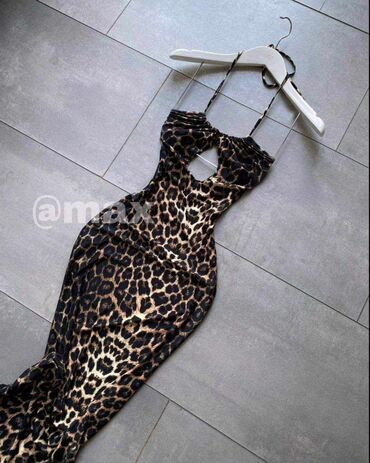 haljine za plazu woman secret: Kardashian dress
S M L