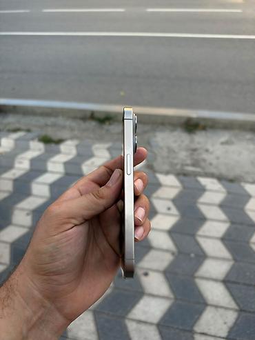 apple eatch: IPhone 15 Pro, Space Gray, Face ID — 3