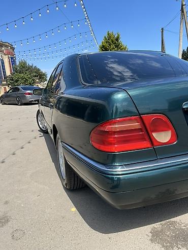 Mercedes-Benz: Mercedes-Benz E-Class (W210) sedan - Kuzov: 4 qapılı sedan, tünd — 8