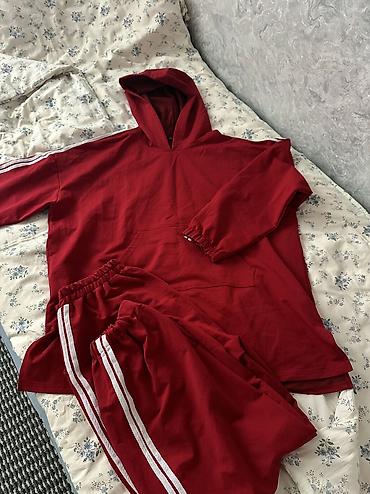 Продаю новый осенний костюм, брала за 5600