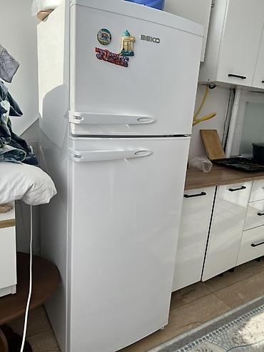 морозильник beko: Холодильник Beko, классический двухкамерный. Основные особенности: - — 1