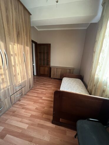 Долгосрочная аренда домов: 220 м², 8 комнат, Утепленный, Балкон застеклен, Кондиционер at lalafo.kg — 14 Долгосрочная аренда домов: 220 м², 8 комнат, Утепленный, Балкон застеклен, Кондиционер — 14