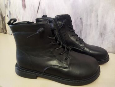 женские зимние замшевые ботфорты: Qara dəri qış botları - Material: hamar, yumşaq qara dəri üst hissə -