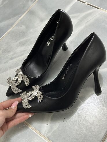 женская обувь размер 38: Туфли 36, цвет - Черный