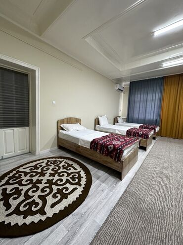 Посуточная аренда комнат: Уютный номер-студия с отдельным санузлом. Планировка и оснащение: - — 13