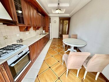квартиры в французском квартале: 4 комнаты, Собственник, Без подселения, С мебелью полностью