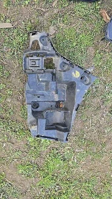 reflektujuce nalepnice: NOSAČ BRANIKA DESNI F40 ZA BMW 114, 116, 118 . | BMW 1 f40 nosač — 1