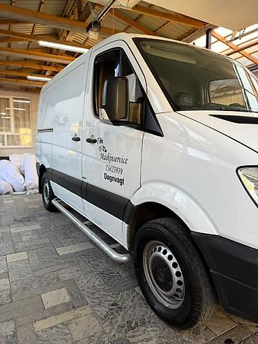 sprinter 2 2: Грузовой фургон Mercedes-Benz Sprinter (короткая база, средняя крыша) — 4