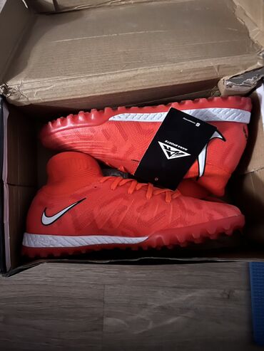 лоро пьяна: Мужские кроссовки, 39, Nike, Новый, цвет - Красный, Самовывоз, Бесплатная доставка