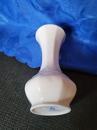 trimer lilly: Vaza nova Apro porcelan iz 70ih.godina. Vaza nova,bez ostecenja,sve — 8