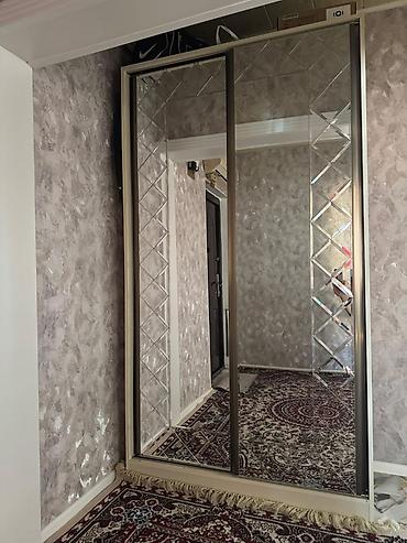 paltar skaf: Güzgülü sürgülü şkaf - Ön hissə: tam güzgülü 2 sürgülü qapı — 4