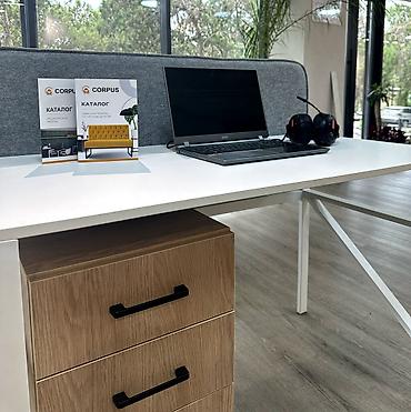 herman miller: Стол акустический с шумопоглощающей перегородкой из войлока. Рабочее — 2