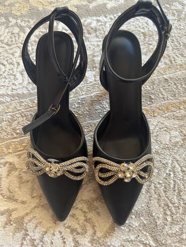 tufli: Tuflilər, Balenciaga, Ölçü: 38, rəng - Qara, İşlənmiş