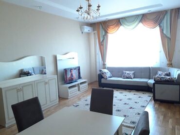 Тарелки: Səbail rayonu, Bayıl qəsəbəsi, Kristal Abşeronun binasında 16